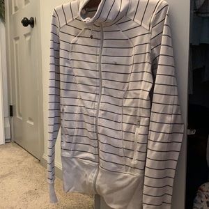 Lululemon jacket size 4/6